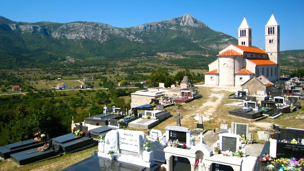 Kijevo - church & cemetery by ivre