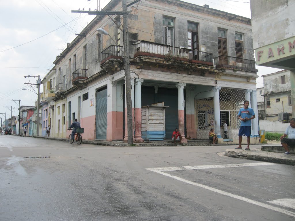 LA ESQUINA DE LA FARMACIA by ROLY63