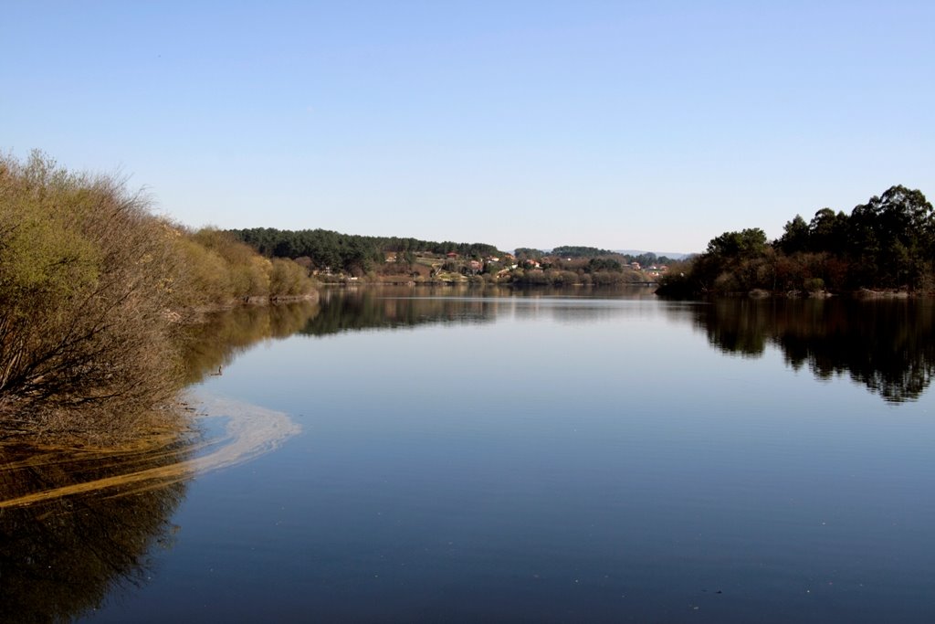 Embalse de Cecebre by Ruby Garcia