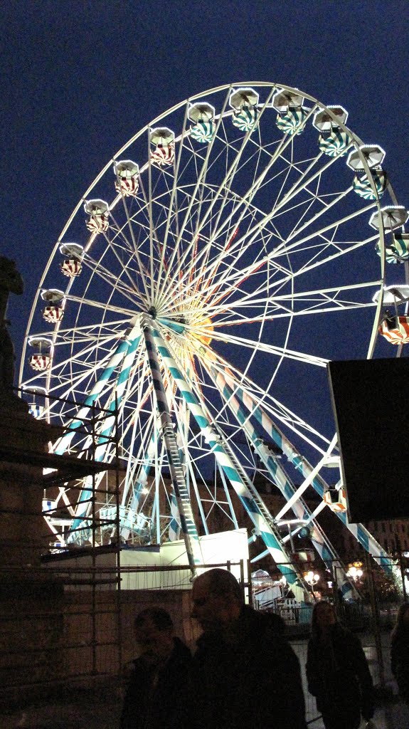 La grande roue de Noël à Saint-ETIENNE (France) by toniDENIS