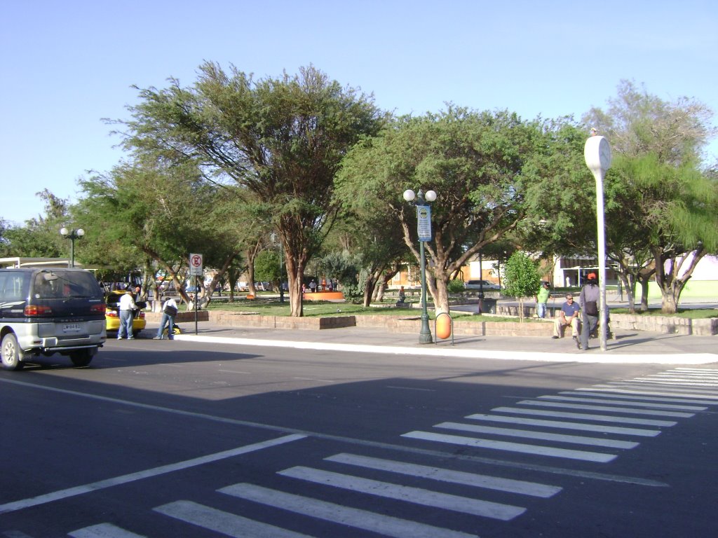 Plaza de Pozo Almonte by Héctor Rivera Lagos