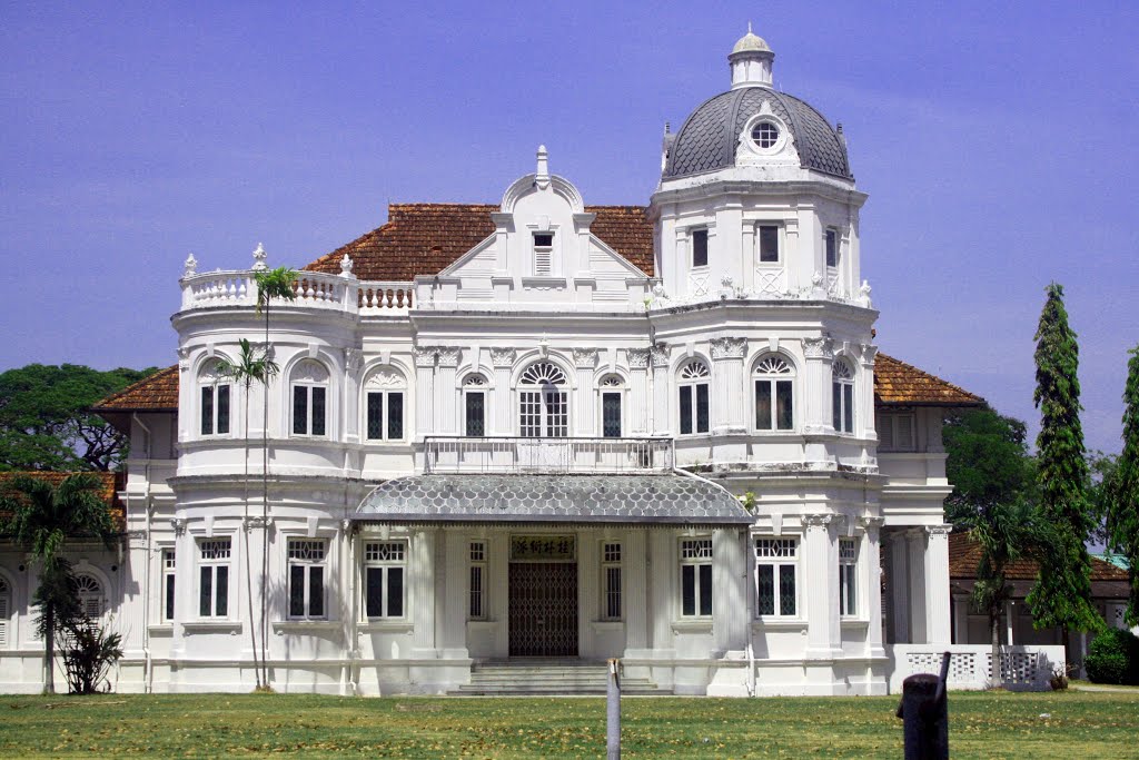 Penang - Woodville by Eric Wakker