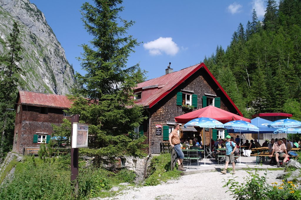 Höllentalangerhütte by petr63