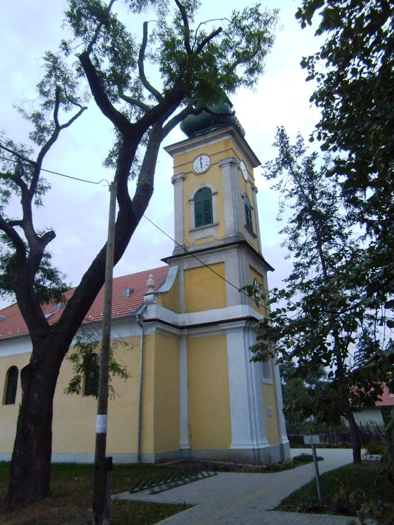 Gárdonyi Református Egyházközség temploma - 1 \\ Reformed Church in Gardony by peppe maci