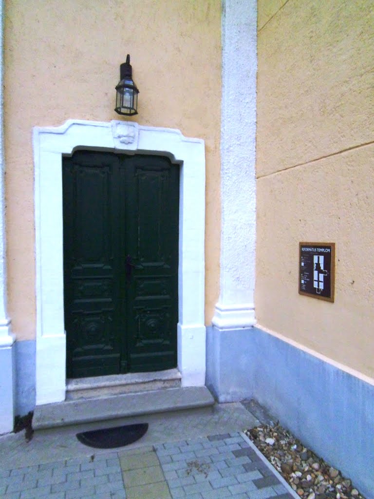 Gárdonyi Református Egyházközség templom kapuja \\ Gate of Reformed Church in Gardony by peppe maci