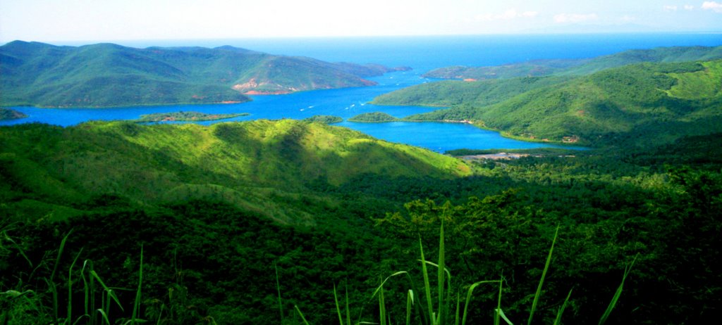 VENEZUELA, Mochima Park. Sucre. by Orlando Leiva