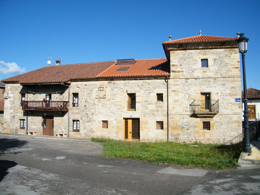 SELAYA (CANTABRIA) CASONA DEL PATRIARCA by JOSE LUIS OROÑEZ