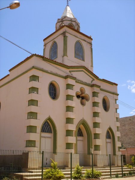 Igreja São Vicente de Paulo by Waender Soares