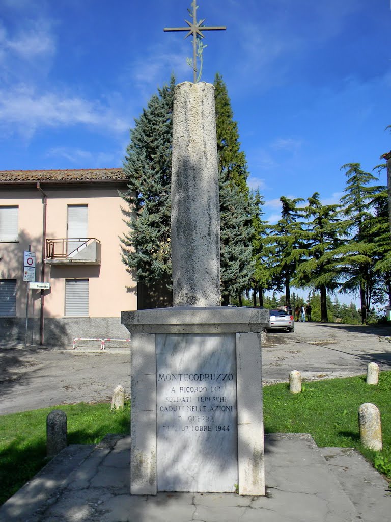 Montecodruzzo, l'unico monumento o forse uno dei pochi che rende onore anche ai soldati tedeschi by antenoremalatesta