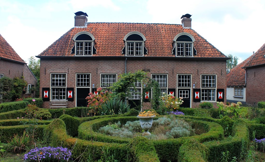 Nederland - Renswoude - Dorpsstraat by Henny  Brouwers