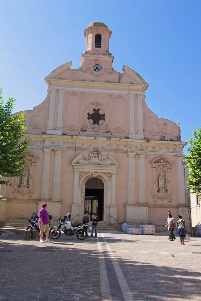 Vallauris : Church by tinawaldo