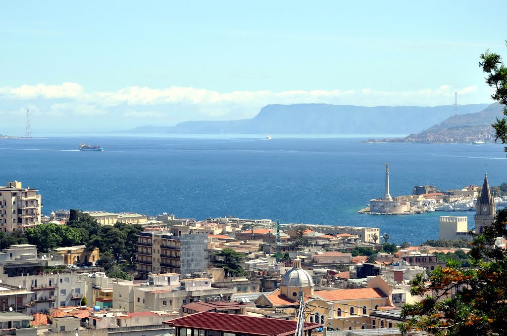 Lo Stretto di Messina - Madonnina del Porto by 3 Giuseppe Caterina