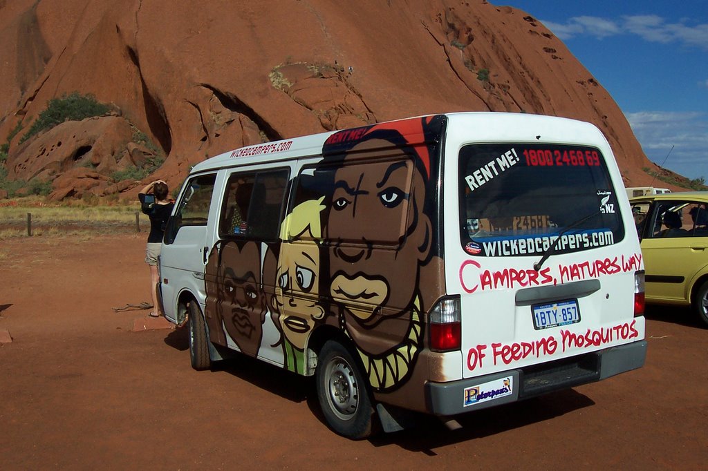 Uluru climbing parking by Roberto Romero Marti…