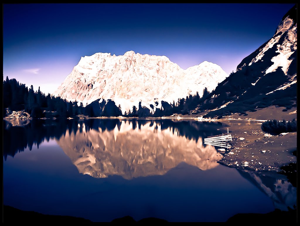 Zugspitze im Seebensee by © tegula