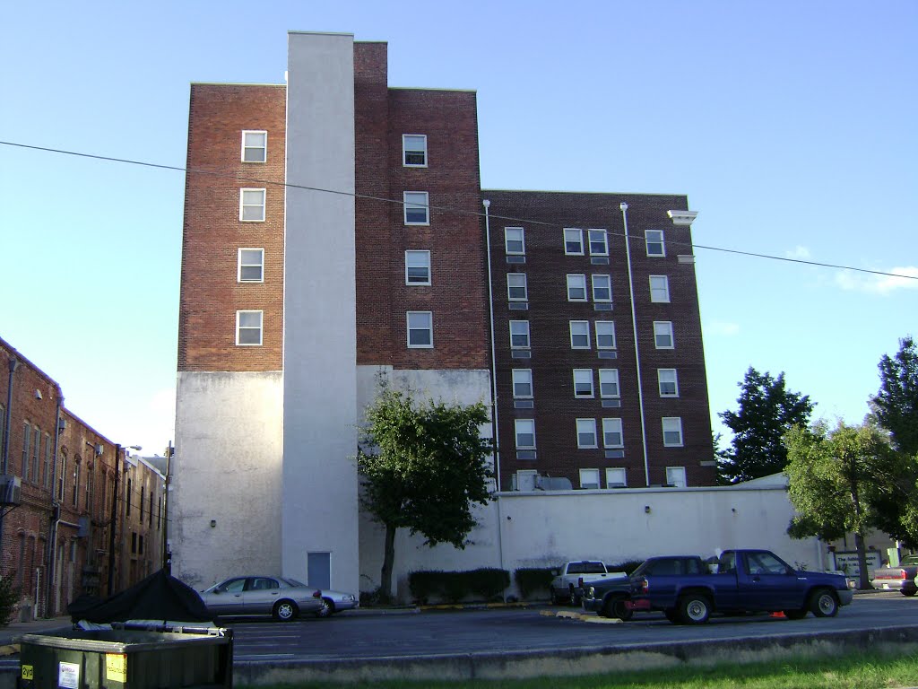 Ashley House, Valdosta from south by mriveraz