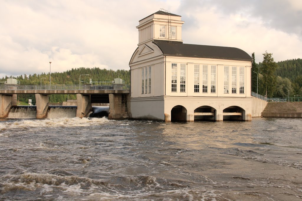 Old power mill by Ilkka Keränen