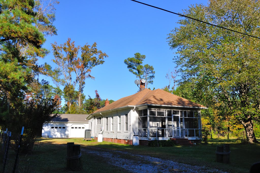 VIRGINIA: MATHEWS: GWYNN'S ISLAND: private residence, 2711 Old Ferry Road by Douglas W. Reynolds, Jr.