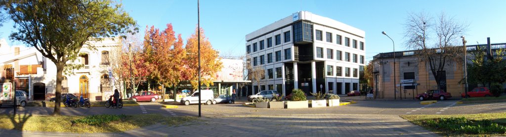 Edificio Asociacion Mutual de Venado Tuerto by A.M.V.T