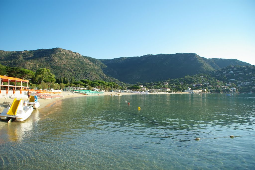 Plage au Lavandou by JLS1964