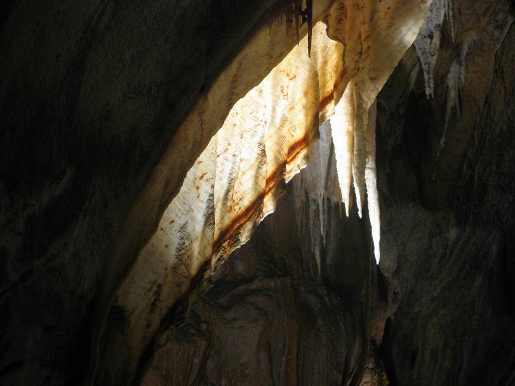 Jenolan Caves by Sjert