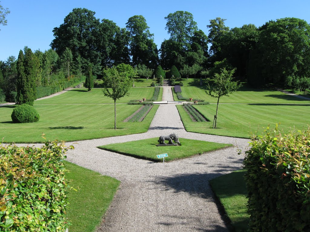 Parken ved Farumgård by Demant