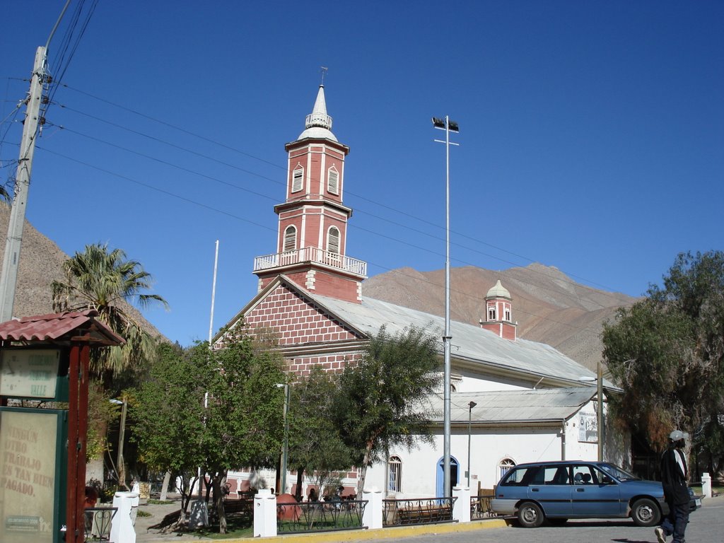 Montegrande Iglesia by Rolando Canessa