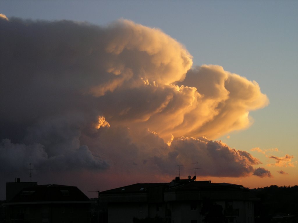 Clouds at sunset in Erba! by costante.c