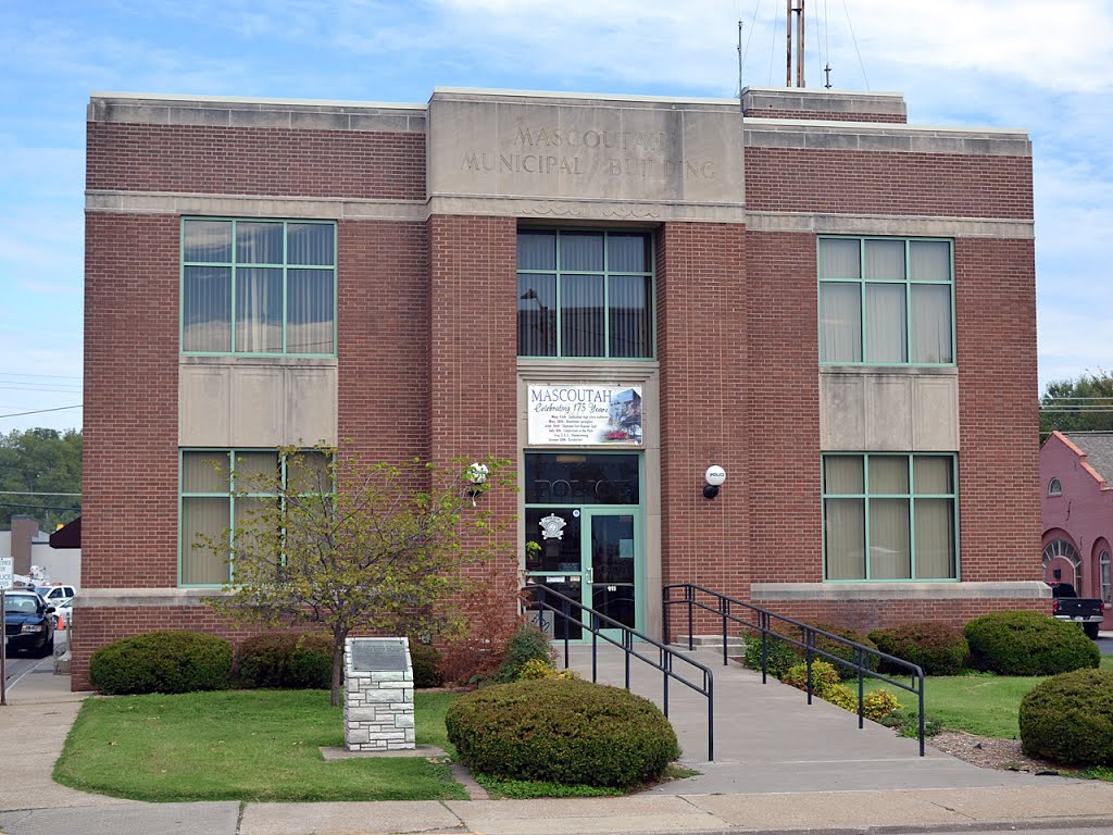 Mascoutah City Hall by Schneidm12