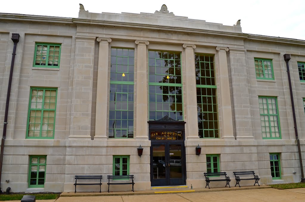 San Augustine County Courthouse, San Augustine, TX by Buddy Rogers