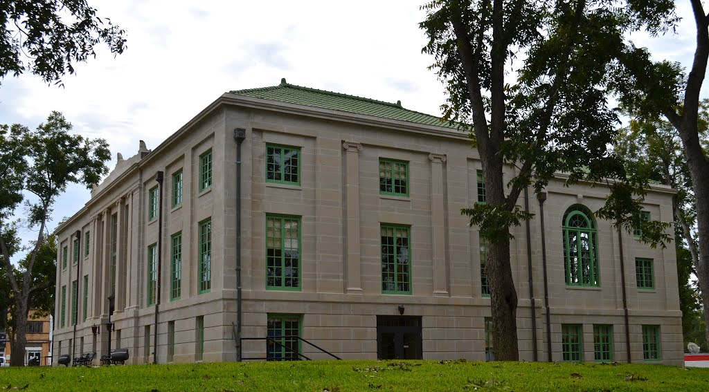 San Augustine County Courthouse, San Augustine, TX by Buddy Rogers