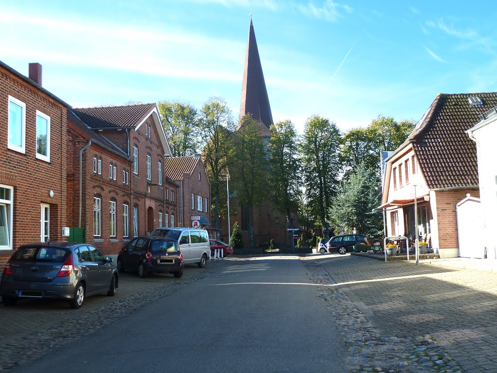 Petersdorf_Fehmarn Mittelstr mit Kirche by Monty HD