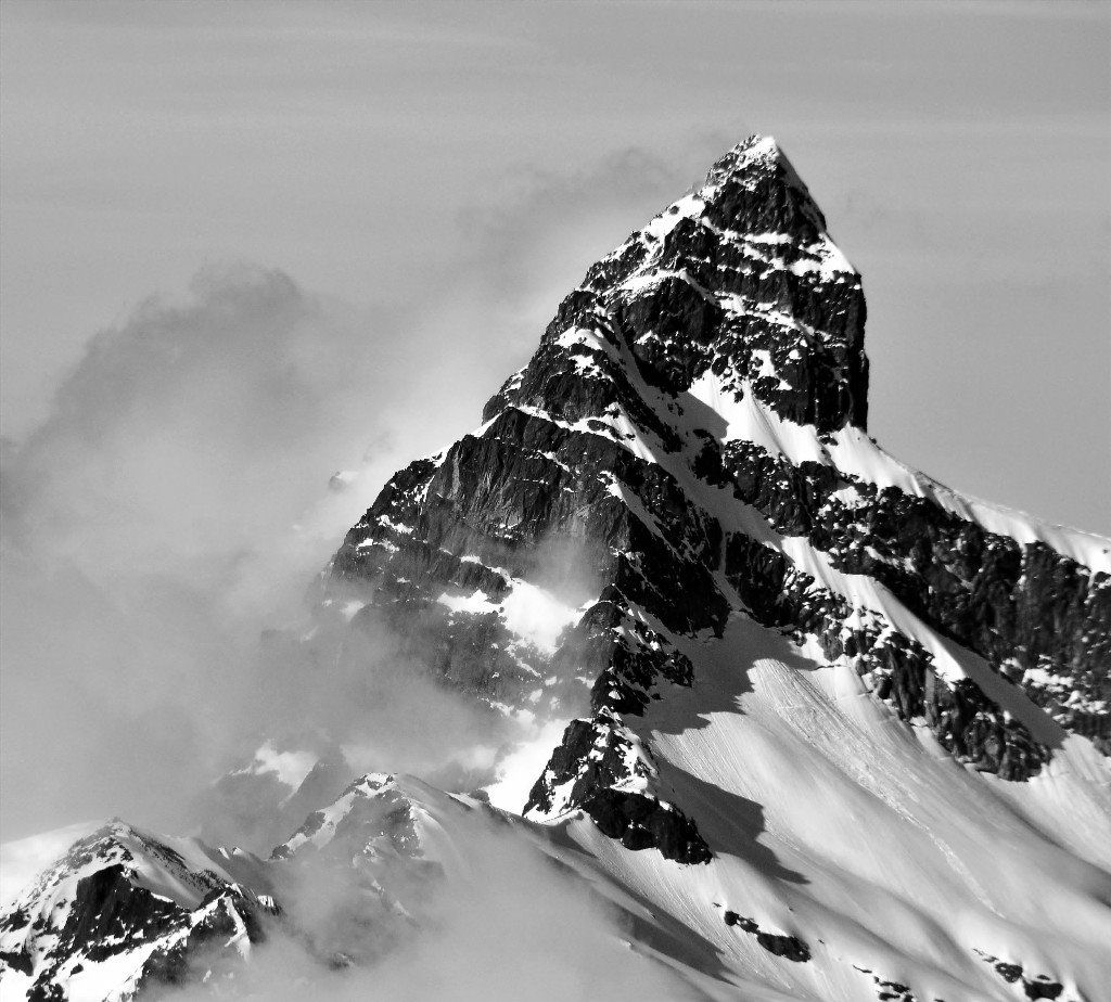 Sloan Peak by longbachnguyen