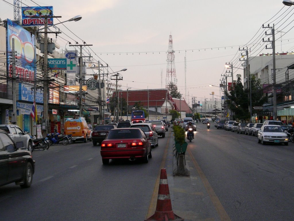 Phetchakasem Road by heidib