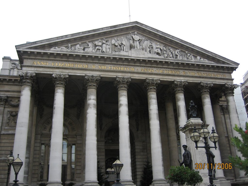 Threadneedle street by Buddika J Hettitantr…