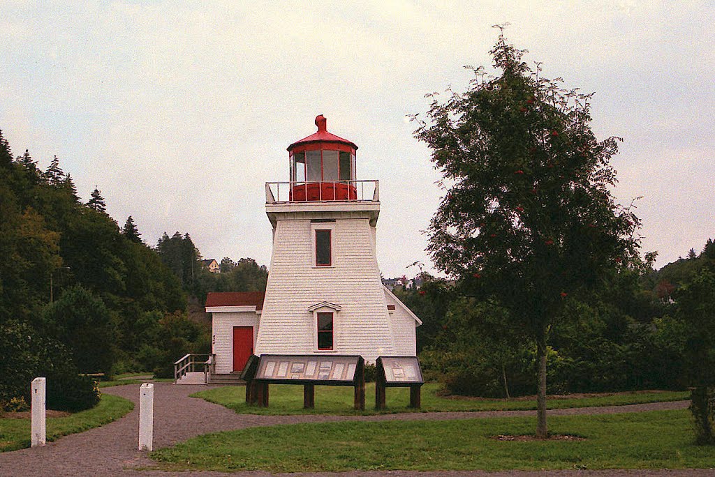 CANADA, NEW BRUNSWICK - Saint Martins lighthouse by Maro Vinci