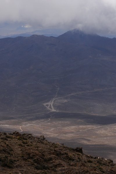 Cruz del Paramillo, atrás el San Bartolo desde Cordón del Canario by pablo david gonzalez