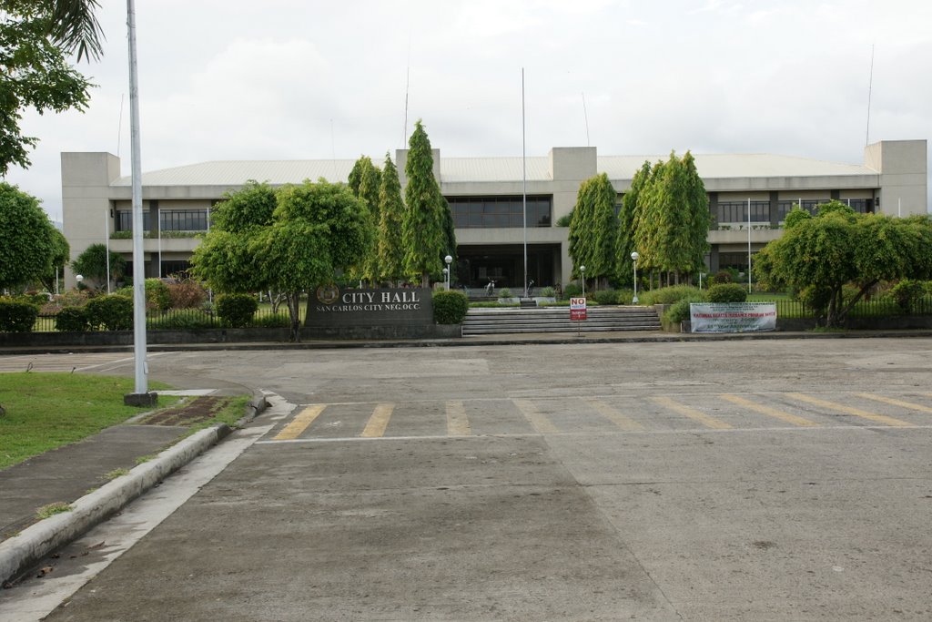 San Carlos City Hall by julskie50