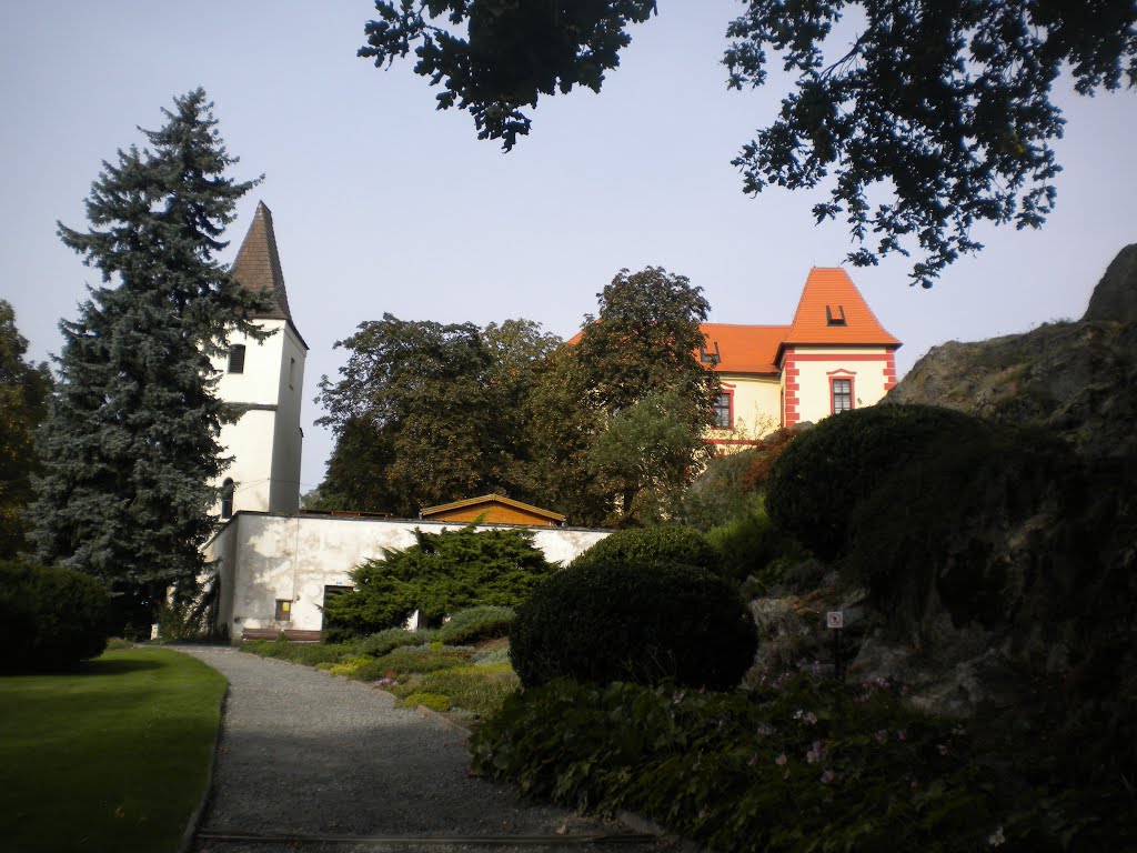 Park kolem hradu Kámen by skoda k