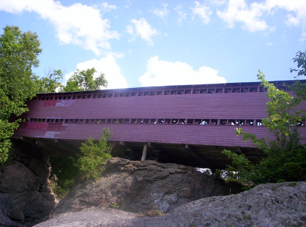 Le pont couvert de Sainte-Agathe by lionne20