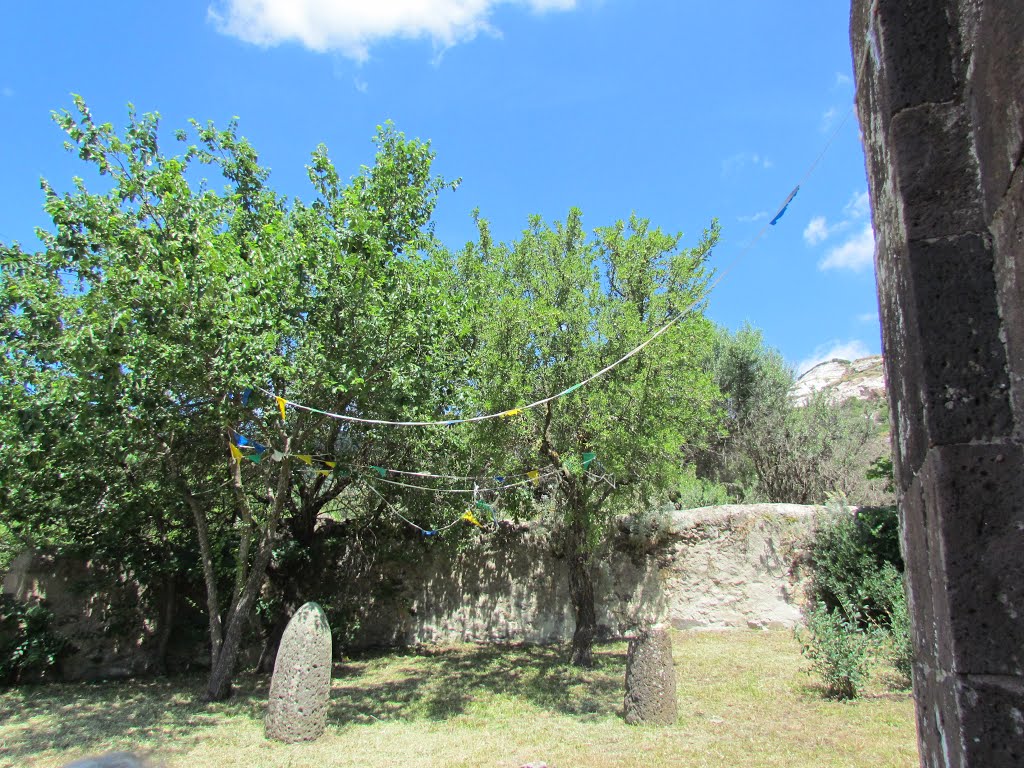 Betili in prossimità della Chiesa di S. Lorenzo by Gabriella Gallo (Gabry2681)