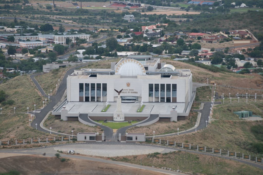 Windhoek State house by Oliver Mechnig