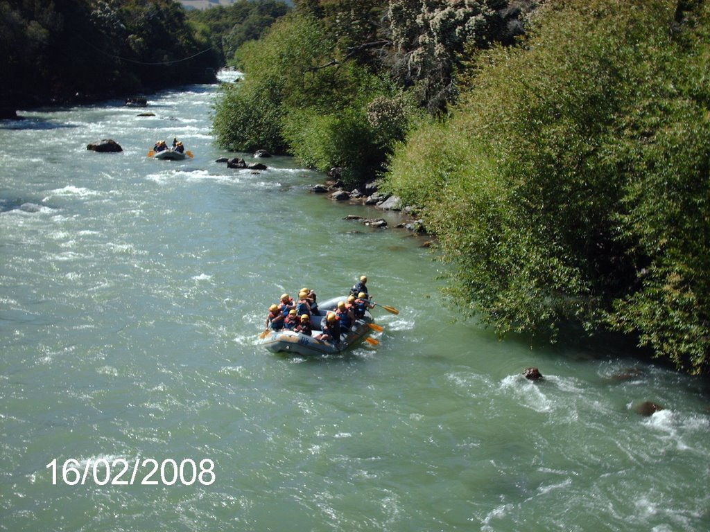 Rafting en Trancura Bajo by José Pedro Martínez