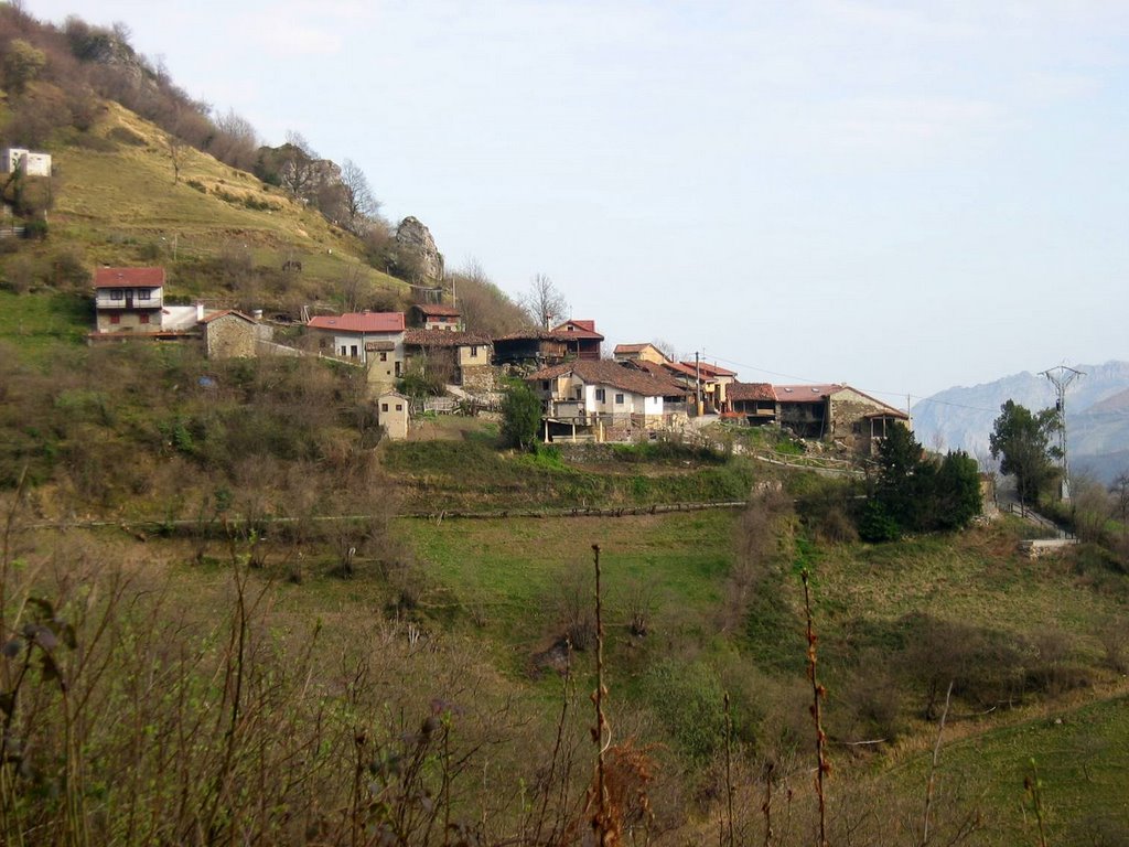 Les Texeres (Riosa) by La Casa del Chiflón (Bulnes)