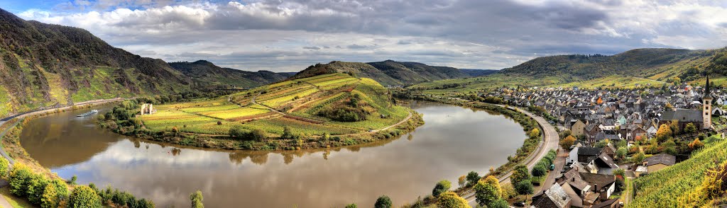 Moselschleife in der Herbststimmung Bitte Vergrößern anklicken! by kurt Oblak