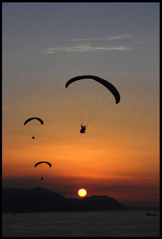 Paragliding in Sopelana by magicsea