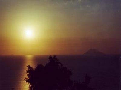 Tramonto con vista dello stromboli dalla villa comunale by donato_bruno