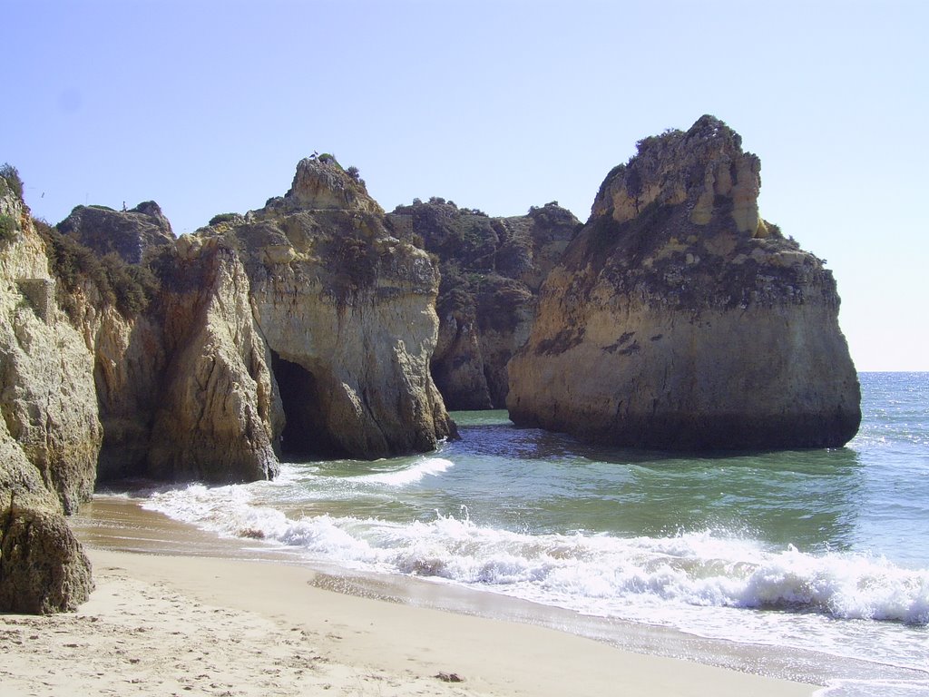 Alvor, Dos Tres Iramos by Gareth Williams