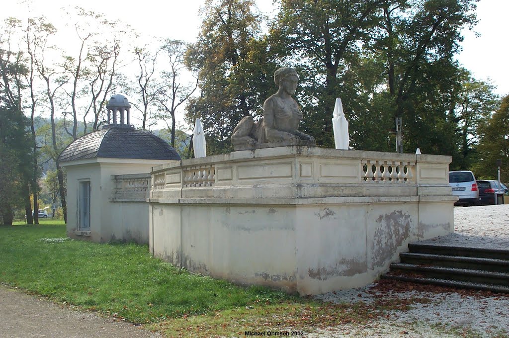 Terrassenfigur von Schloss Monaise in Trier by Michael Ohmsen