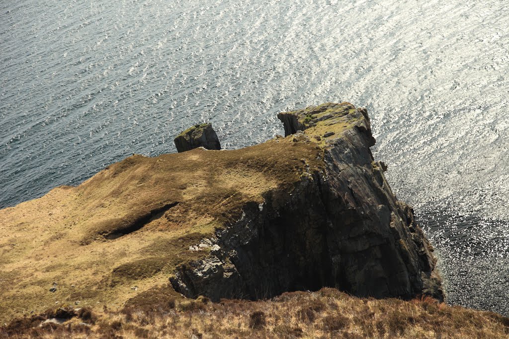 Coast of Rùm by QuentinUK