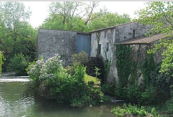 Moulin à poudre by émilie